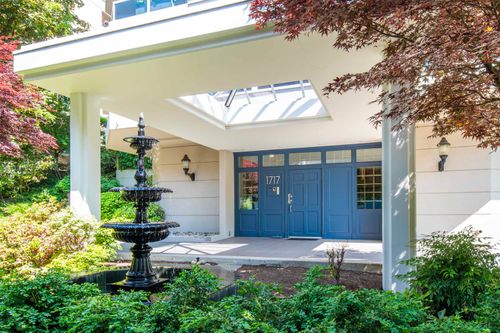 1-1717 Duchess Ave, West Vancouver, BC, V7V1P8 | Card Image