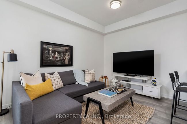 1002 - 127 Queen St E, Condo with 1 bedrooms, 1 bathrooms and null parking in Toronto ON | Image 6