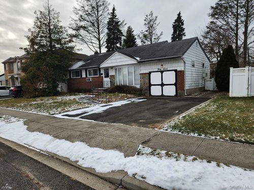 37 Kalda Ln, Plainview, NY, 11803-3817 | Card Image