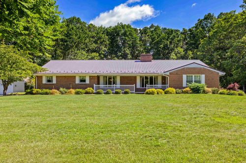 192 Sandy Ridge Rd, Waynesboro, VA, 22980-8932 | Card Image