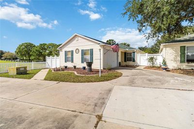 1402 Azteca Loop, House other with 2 bedrooms, 2 bathrooms and null parking in The Villages FL | Image 3