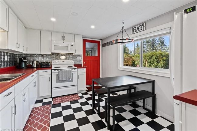 38 Macpherson Cres, House other with 3 bedrooms, 1 bathrooms and 7 parking in Kirkfield ON | Image 19