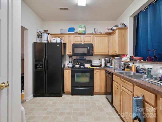 4070 Glenlea Commons Dr, Townhouse with 2 bedrooms, 3 bathrooms and null parking in Charlotte NC | Image 4