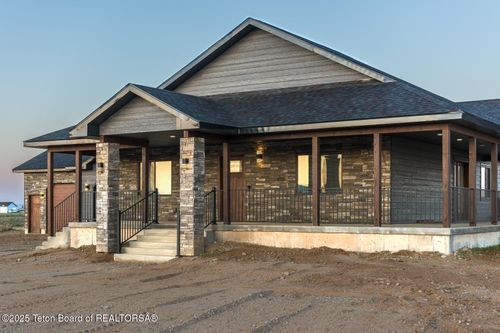 62 Big Loop Rd, Pinedale, WY, 82941-5027 | Card Image