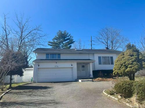 23 Clinton Ln, Jericho, NY, 11753-1905 | Card Image