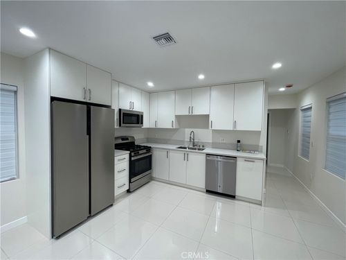 811 E Maple St, Glendale, CA, 91205-1826 | Card Image