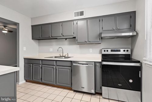 apt-c7-4341 Carlisle Pike, CAMP HILL, PA, 17011-4143 | Card Image