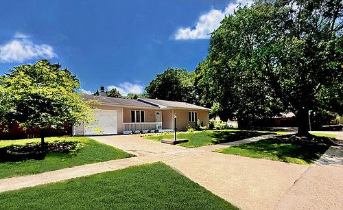 2707 Worcester Dr, Champaign, IL, 61821-5311 | Card Image