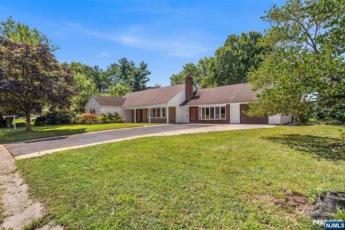 74 Country Club Rd, WILLINGBORO, NJ, 08046-3504 | Card Image