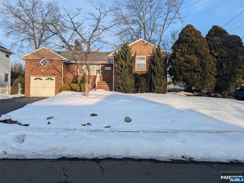 151 Fern St, Twp Washingtn, NJ, 07676-5209 | Card Image