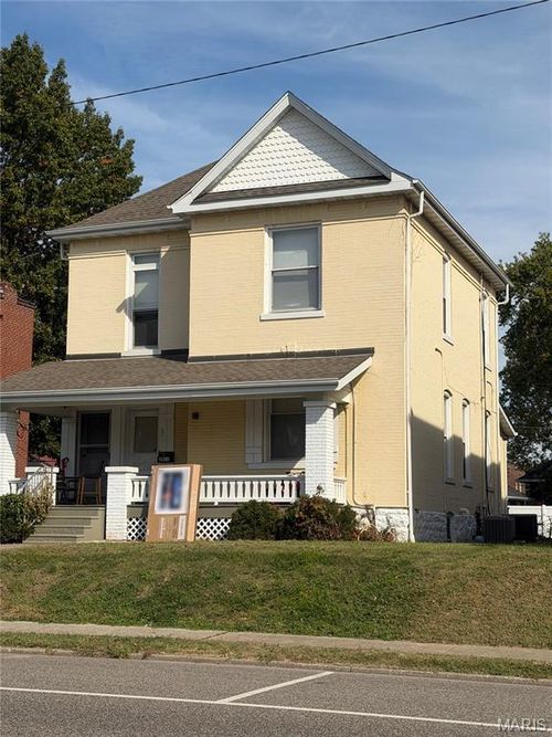 2011 W Main St, Belleville, IL, 62226-7458 | Card Image