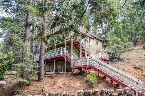 7240 Yosemite Park Way, Yosemite National Park, CA, 95389-9106 | Card Image