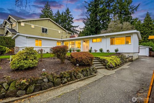 11024 Se 27th Pl, Bellevue, WA, 98004-7549 | Card Image