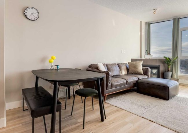 2105 - 77 Spruce Pl Sw, Condo with 2 bedrooms, 2 bathrooms and 1 parking in Calgary AB | Image 9
