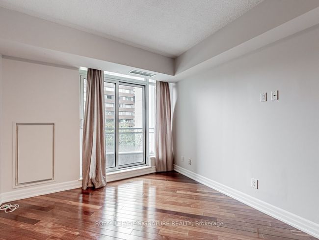 709 - 8 Scollard St, Condo with 0 bedrooms, 1 bathrooms and null parking in Toronto ON | Image 10