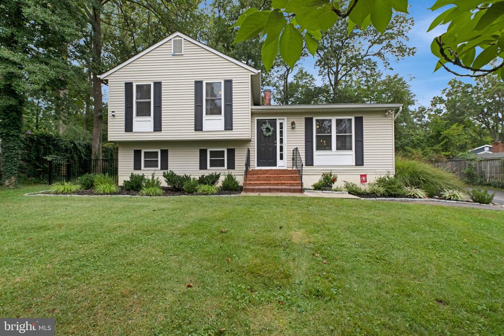 Oak Dr, Annapolis, MD 21403