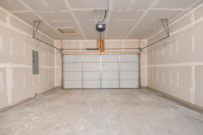 ELA005-i1910-20x22 Garage | Image 24