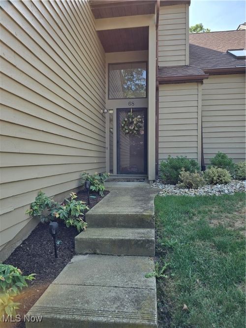 68 Starboard Cir, Akron, OH, 44319-3670 | Card Image