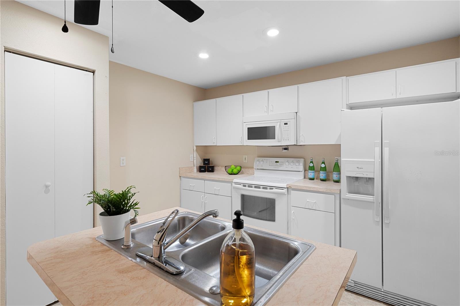 Residential in ZEPHYRHILLS 5