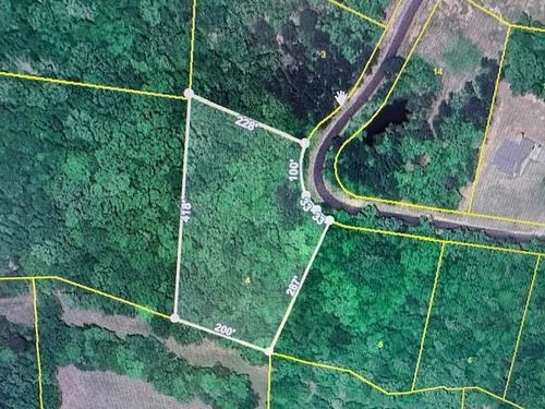 4 Suzy Cv, Savannah, TN, 38372-7698 | Card Image