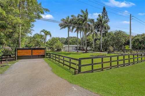 13811 Sw 26th St, Davie, FL, 33325-5004 | Card Image