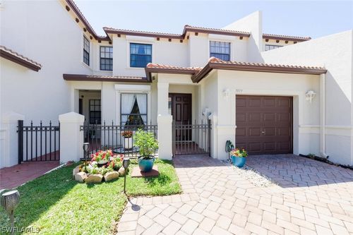 7577 Bristol Cir, NAPLES, FL, 34120-0692 | Card Image