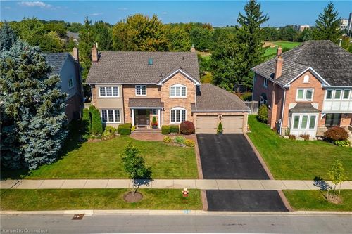 2049 Country Club Dr, Burlington, ON, L7M3Z2 | Card Image