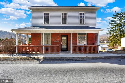 25 S Market St, MILLERSTOWN, PA, 17062-9781 | Card Image
