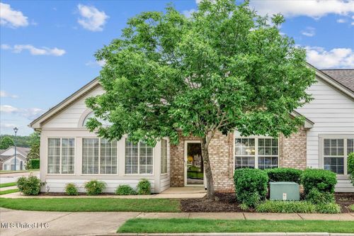8761 Parkview Oaks Cir, Olive Branch, MS, 38654-6707 | Card Image