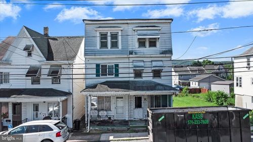 136 E Columbia Ave, MOUNT CARMEL, PA, 17851-1003 | Card Image