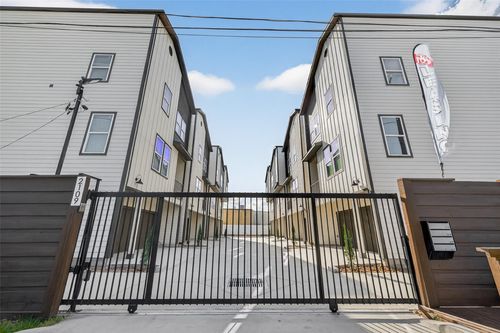 g-2109 Marnel Rd, Houston, TX, 77055-1122 | Card Image