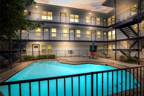 102-923 E 41st St, Austin, TX, 78751-4831 | Card Image