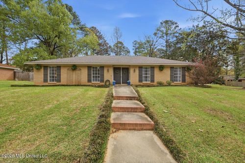 122 Woodgate Dr, Brandon, MS, 39042-2178 | Card Image