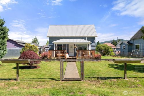 209 Cowlitz St, South Bend, WA, 98586 | Card Image