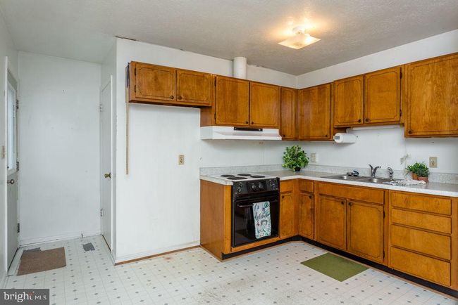 19129 Runions Creek Rd, House other with 3 bedrooms, 1 bathrooms and null parking in Broadway VA | Image 4