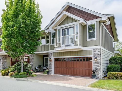 539 Heatherdale Lane, Saanich, BC, V8Z0A4 | Card Image