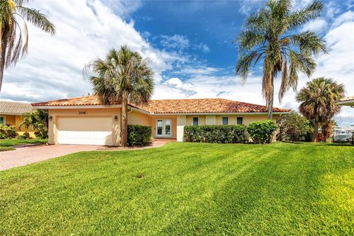 2096 Massachusetts Ave Ne, ST PETERSBURG, FL, 33703-3404 | Card Image