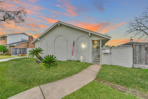 15907 Diana Ln, Houston, TX, 77062-4404 | Card Image