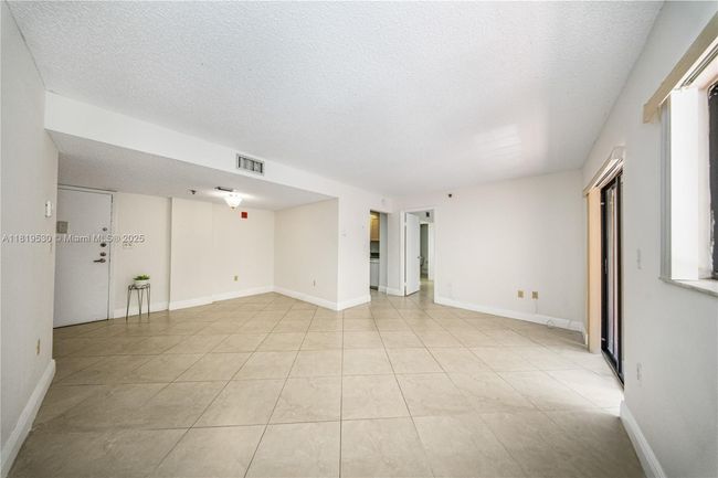 APT-103 - 5249 Nw 7 Th St, Condo with 2 bedrooms, 2 bathrooms and null parking in Miami FL | Image 4