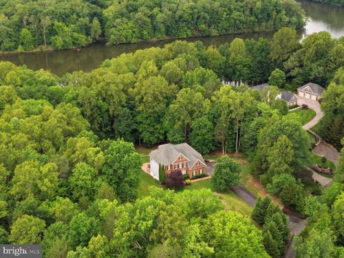 5081 Wolf Run Shoals Rd, WOODBRIDGE, VA, 22192-5766 | Card Image