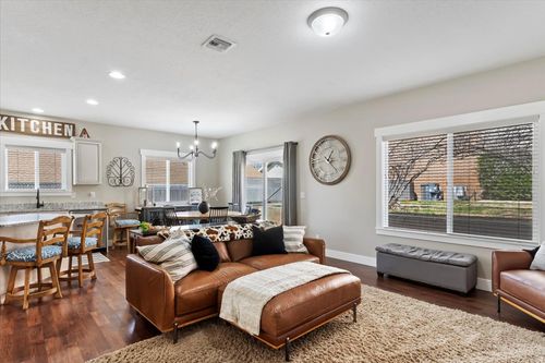 29-2146 W 5600 S, Roy, UT, 84067-3627 | Card Image