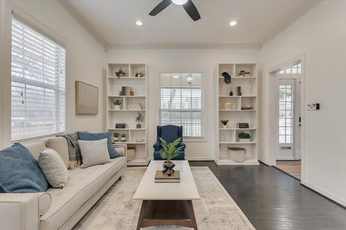 909 Elsbeth St, Dallas, TX, 75208-4227 | Card Image