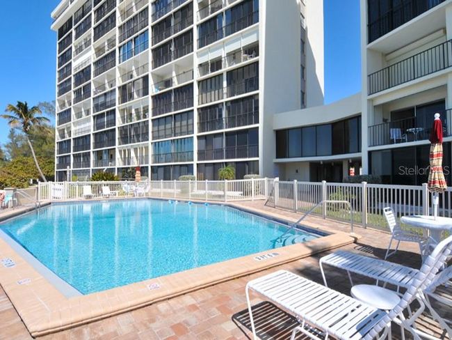 Pool on the beach | Image 32