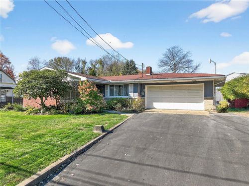 717 Mercer Rd, Beaver Falls, PA, 15010-8538 | Card Image