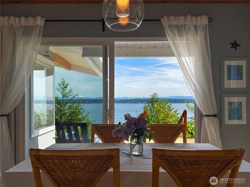 36 Beach Way, Everett, WA, 98201 | Card Image