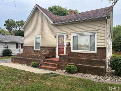 719 Bunker Hill Rd, Staunton, IL, 62088-1005 | Card Image