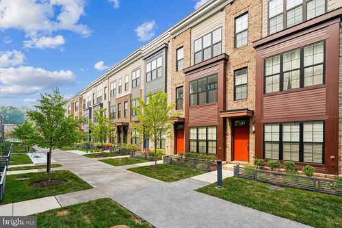 7332 Blade Dr, FALLS CHURCH, VA, 22042-3235 | Card Image