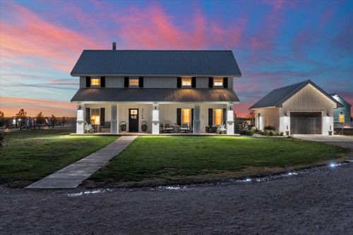 3370 Drill Stem Rd, Levelland, TX, 79336-9708 | Card Image