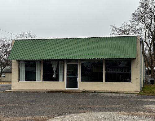 401 S 2nd St, Stilwell, OK, 74960-4205 | Card Image
