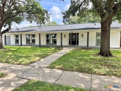 2704 E Loma Vista Ave, Victoria, TX, 77901-4435 | Card Image